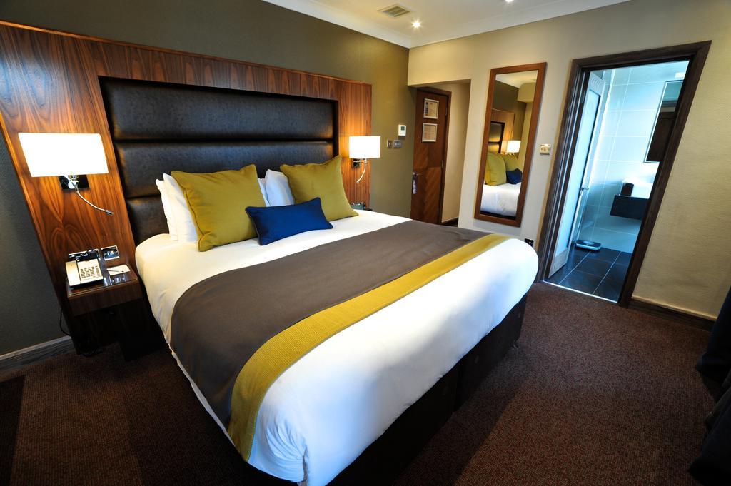 Frensham Pond Country House Hotel & Spa Farnham  Zewnętrze zdjęcie