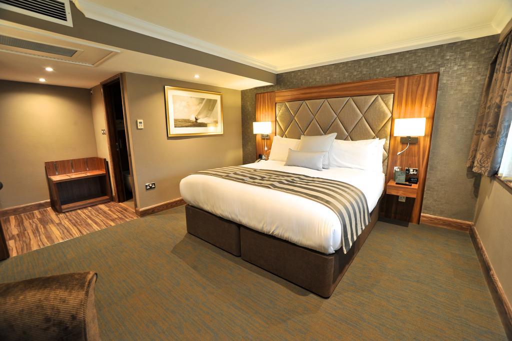 Frensham Pond Country House Hotel & Spa Farnham  Zewnętrze zdjęcie